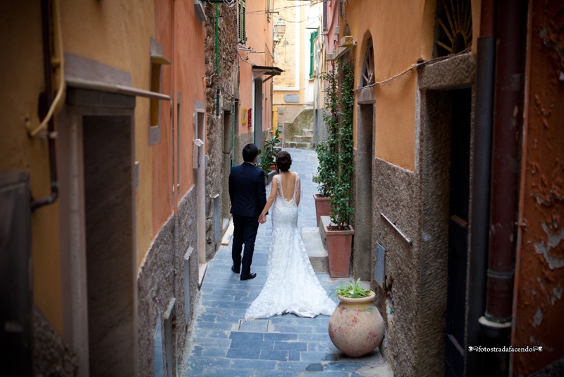 groom, bride, wedding, tuscany, getting married in italy, wedding photography, destination wedding, Florence wedding photographer, Cinqueterre wedding, cinque terre wedding photographer, asian bride