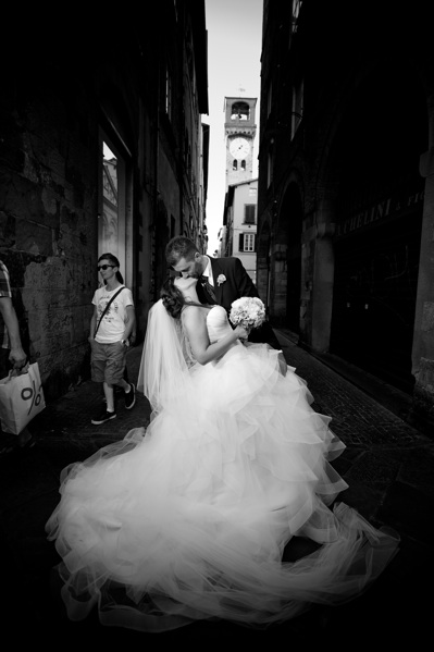 groom, bride, wedding, tuscany, getting married in italy, wedding photography, lucca, villa bernardini