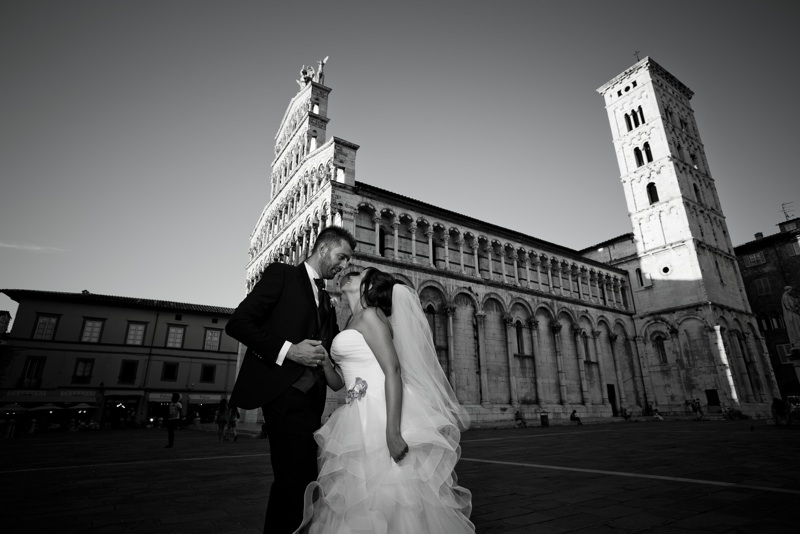 groom, bride, wedding, tuscany, getting married in italy, wedding photography, lucca, villa bernardini