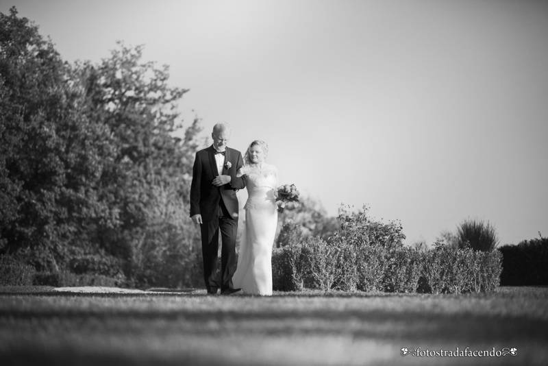 groom, bride, wedding, tuscany, getting married in italy, wedding photography, destination wedding, Chianti wedding, Chianti wedding, Croce di Bibbiano, San Gimignano wedding, Fotostradafacendo, Samantha Pennini