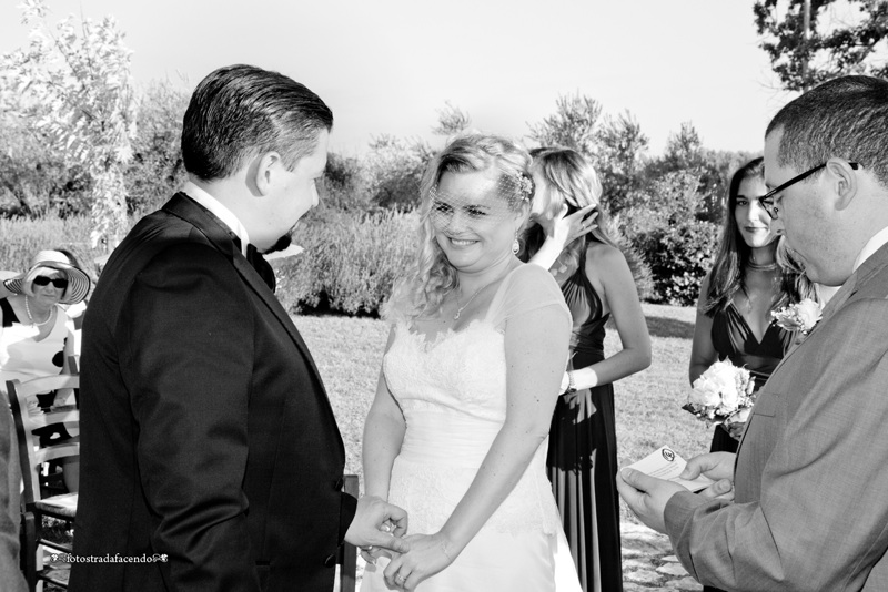 groom, bride, wedding, tuscany, getting married in italy, wedding photography, destination wedding, Chianti wedding, Chianti wedding, irish wedding, San Gimignano wedding, Fotostradafacendo, Samantha Pennini
