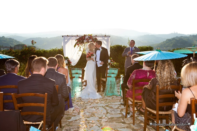 groom, bride, wedding, tuscany, getting married in italy, wedding photography, destination wedding, Chianti wedding, Chianti wedding, Croce di Bibbiano, San Gimignano wedding, Fotostradafacendo, Samantha Pennini