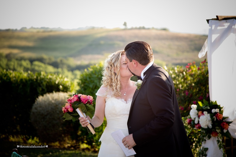 groom, bride, wedding, tuscany, getting married in italy, wedding photography, destination wedding, Chianti wedding, Chianti wedding, irish wedding, San Gimignano wedding, Fotostradafacendo, Samantha Pennini