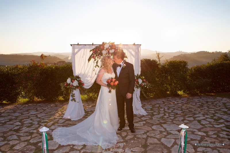 groom, bride, wedding, tuscany, getting married in italy, wedding photography, destination wedding, Chianti wedding, Chianti wedding, irish wedding, San Gimignano wedding, Fotostradafacendo, Samantha Pennini