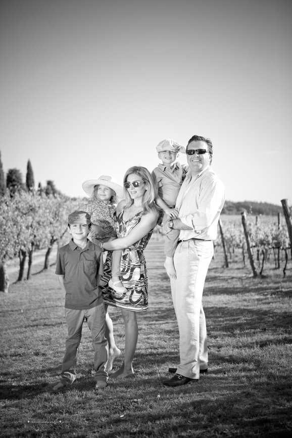 family photographer, Tuscan vacation photographer, fotostradafacendo, Samantha Pennini, portrait photography, 