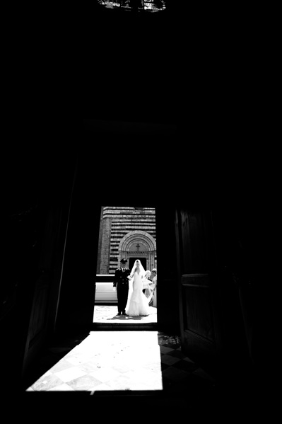 groom, bride, wedding, tuscany, getting married in italy, wedding photography, Chianti wedding, Volterra wedding, fotografo matrimonio, Fotostradafacendo, Samantha Pennini