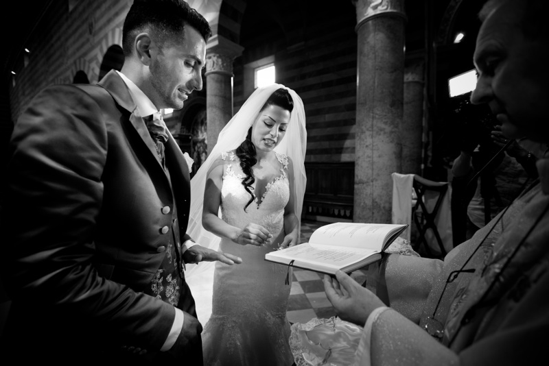 groom, bride, wedding, tuscany, getting married in italy, wedding photography, Chianti wedding, Volterra wedding, fotografo matrimonio, Fotostradafacendo, Samantha Pennini