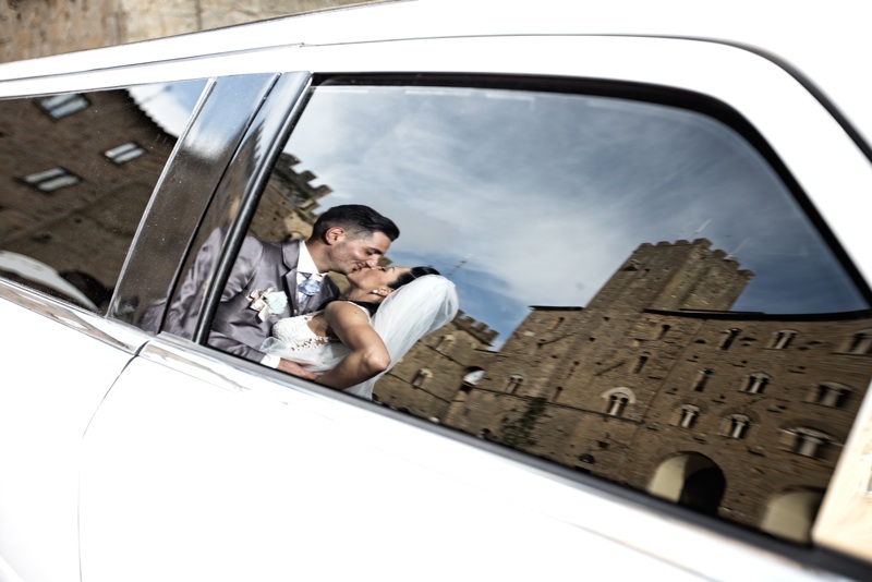 groom, bride, wedding, tuscany, getting married in italy, wedding photography, Chianti wedding, Volterra wedding, fotografo matrimonio, Fotostradafacendo, Samantha Pennini