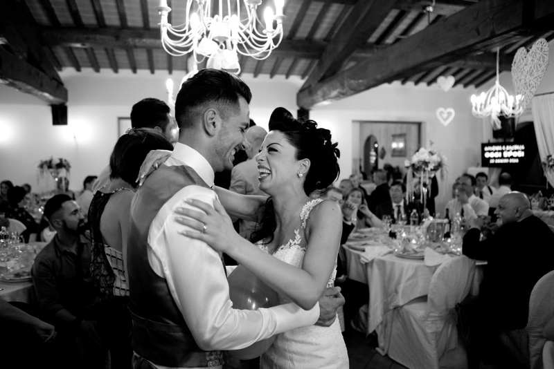 groom, bride, wedding, tuscany, getting married in italy, wedding photography, Chianti wedding, Volterra wedding, fotografo matrimonio, Fotostradafacendo, Samantha Pennini