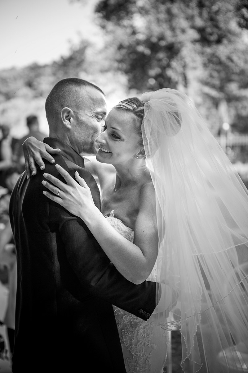 groom, bride, wedding, tuscany, getting married in italy, wedding photography, Valle di Badia