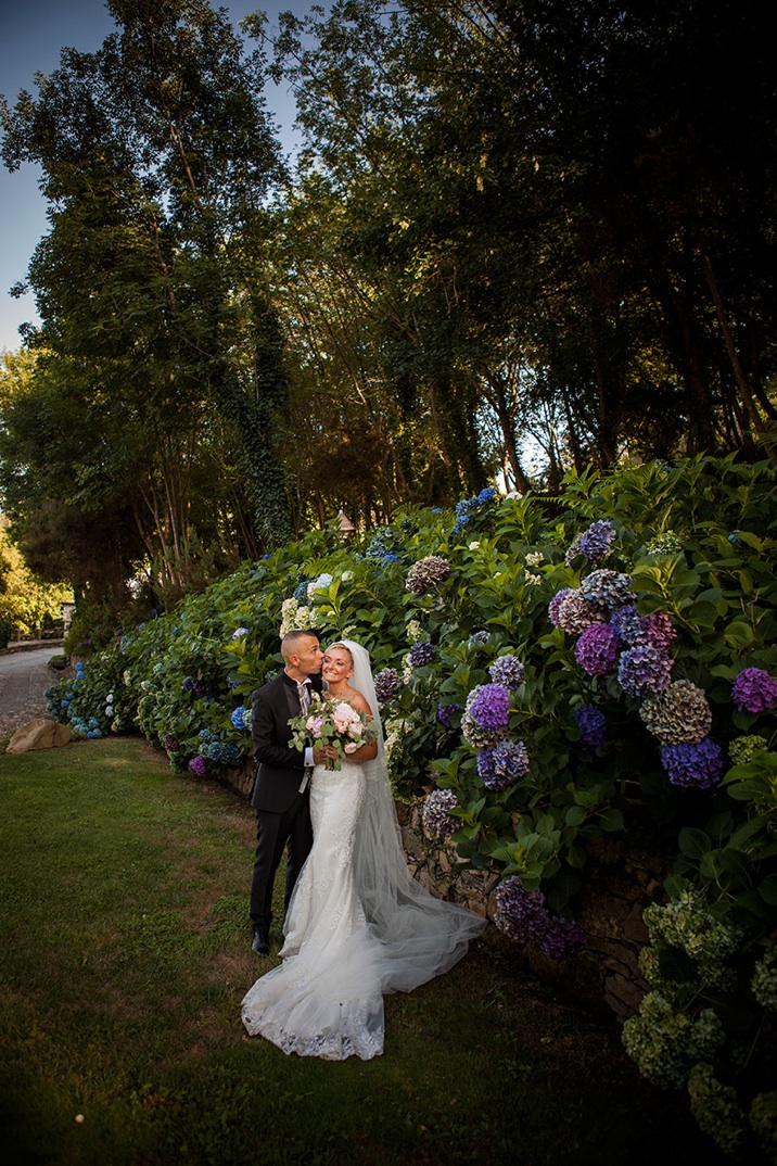 groom, bride, wedding, tuscany, getting married in italy, wedding photography, Valle di Badia