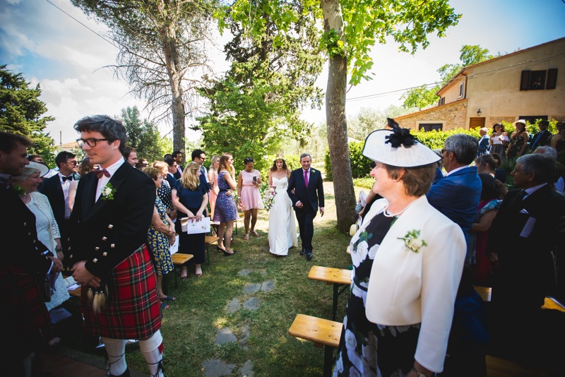 groom, bride, wedding, tuscany, getting married in italy, wedding photography, Chianni