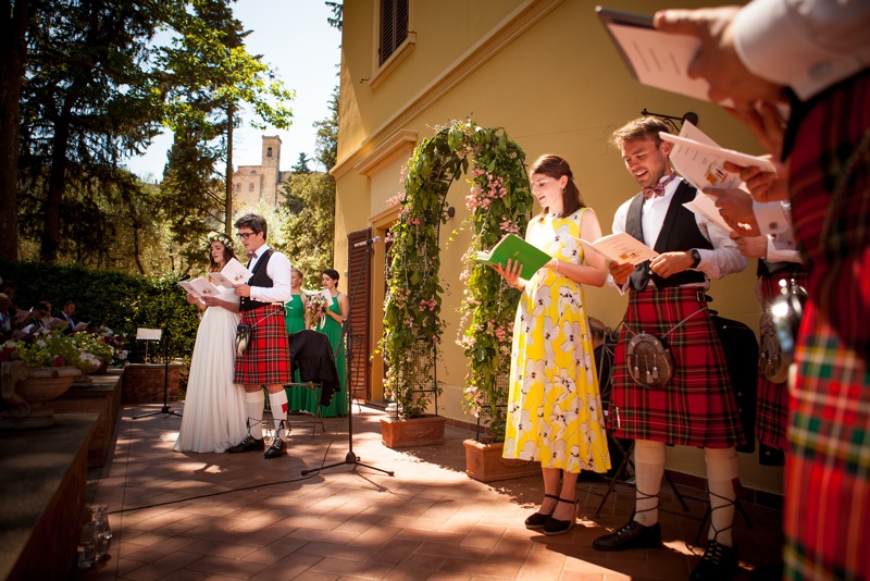 groom, bride, wedding, tuscany, getting married in italy, wedding photography, Chianni