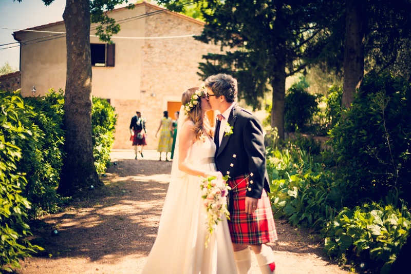 groom, bride, wedding, tuscany, getting married in italy, wedding photography, Chianni