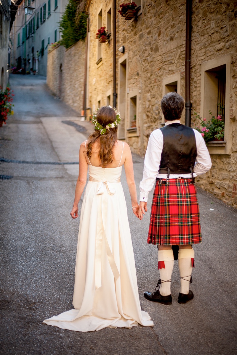 groom, bride, wedding, tuscany, getting married in italy, wedding photography, Chianni