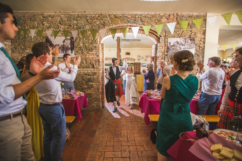 groom, bride, wedding, tuscany, getting married in italy, wedding photography, Chianni