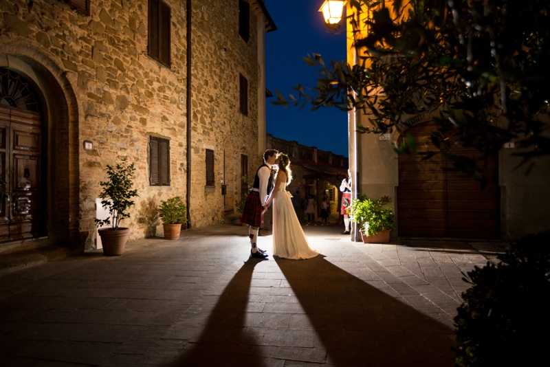 groom, bride, wedding, tuscany, getting married in italy, wedding photography, Chianni